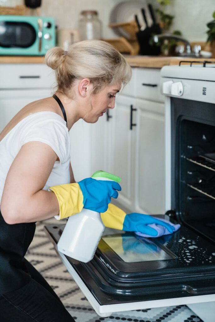 Learn The Safe and Effective Ways to Clean Oven Without Chemicals at Home